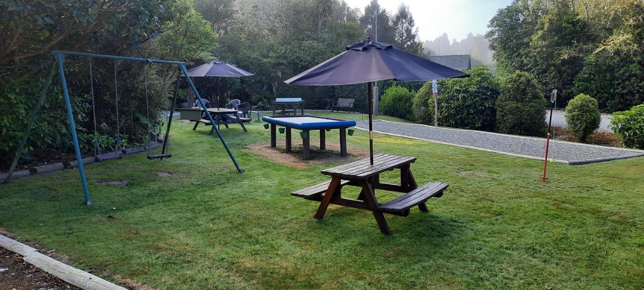 Lake Brunner Country Motel & Holiday Park Moana Buitenkant foto
