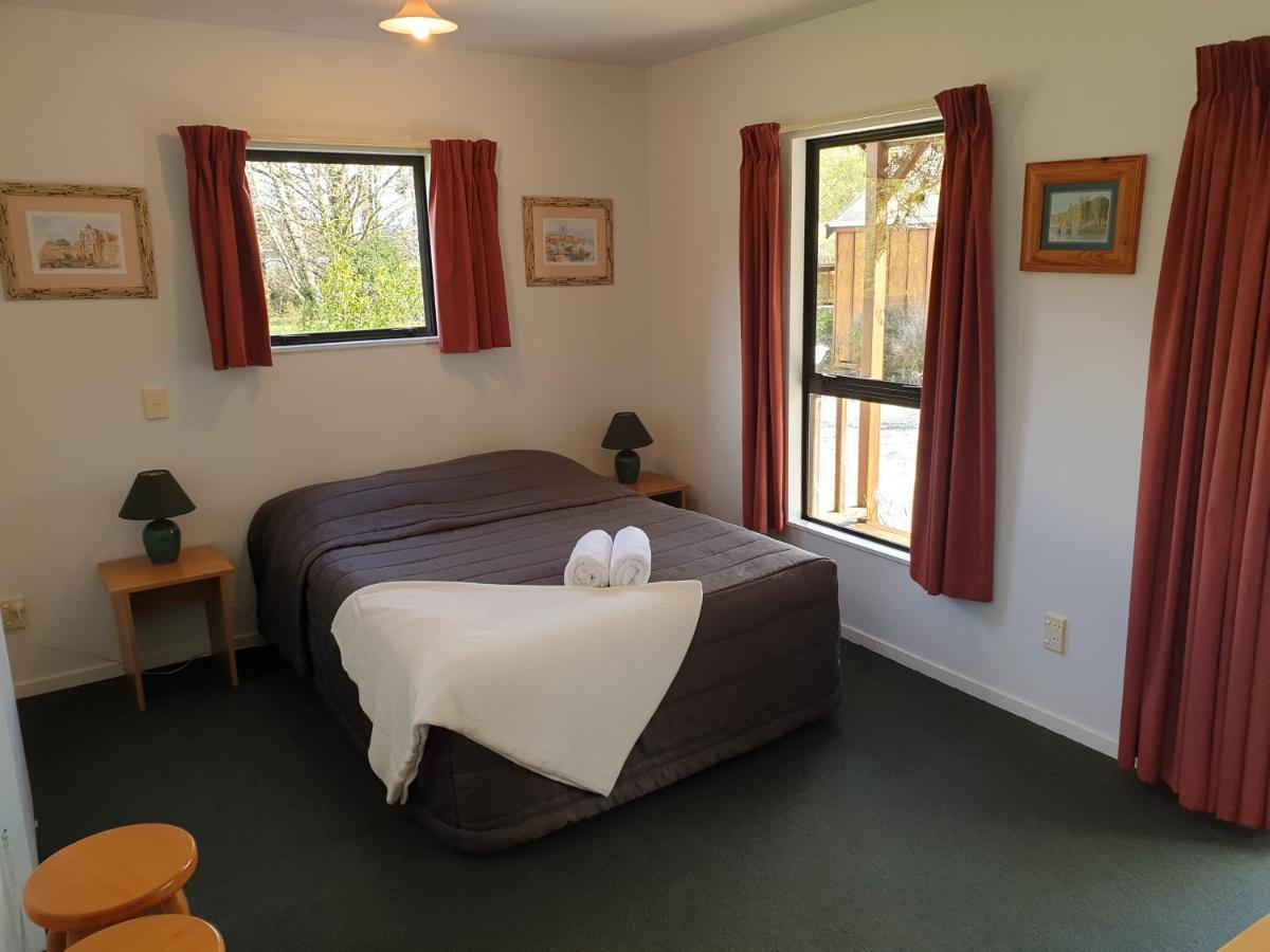 Lake Brunner Country Motel & Holiday Park Moana Buitenkant foto