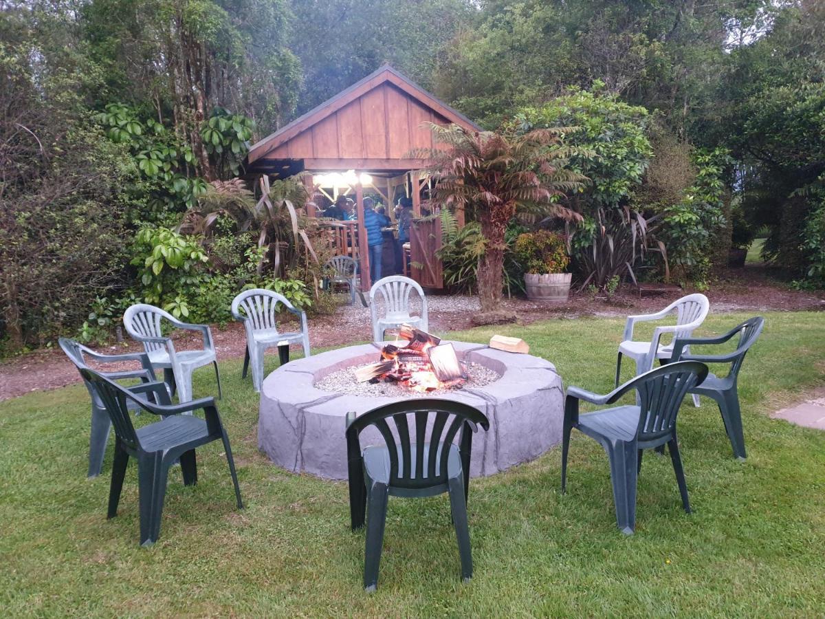 Lake Brunner Country Motel & Holiday Park Moana Buitenkant foto